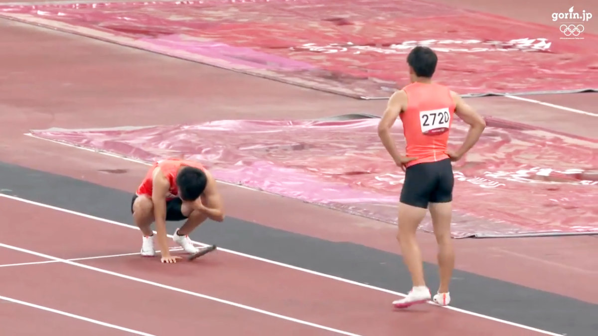 日本、バトン渡らず途中棄権　陸上男子4×100mリレー決勝